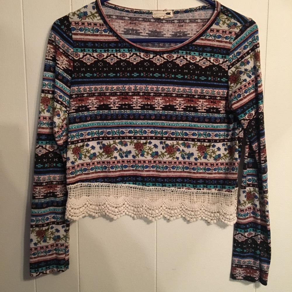 Long sleeve crop top size small